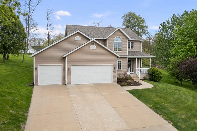 609 5 Street N, Leclaire, IA 52753