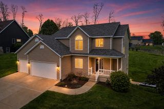 609 5 Street N, Leclaire, IA 52753