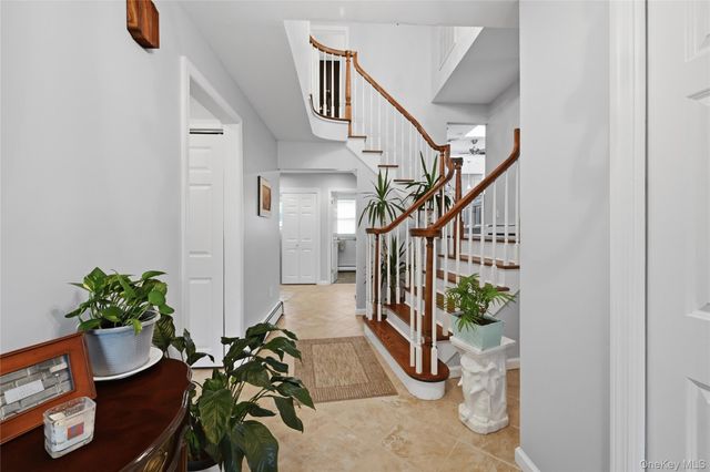 330 Lakeview Street, Mahopac, NY 10541