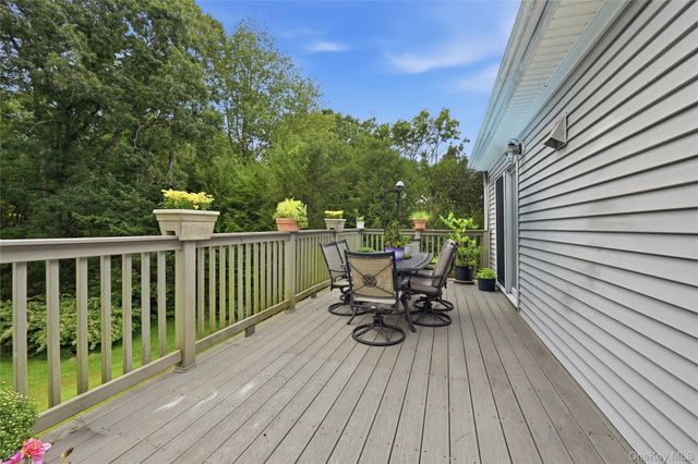 330 Lakeview Street, Mahopac, NY 10541