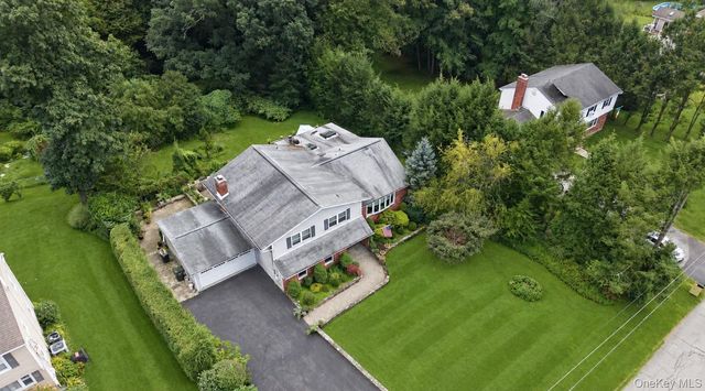 330 Lakeview Street, Mahopac, NY 10541