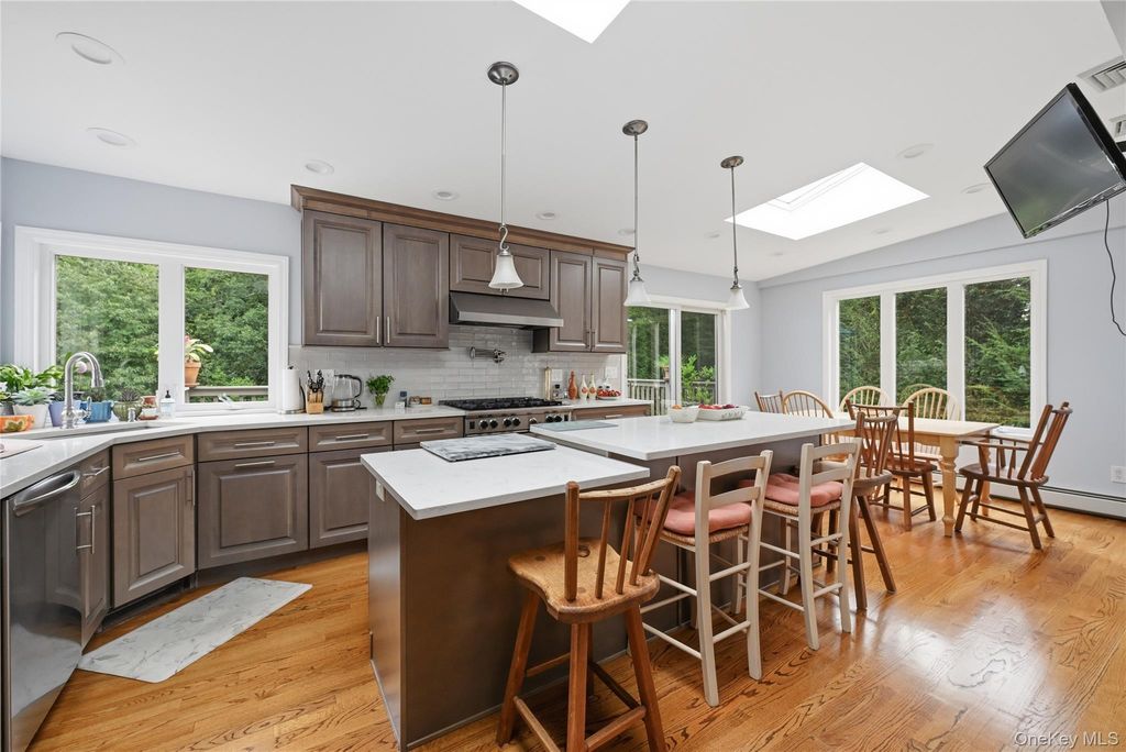 330 Lakeview Street, Mahopac, NY 10541 — photo 4
