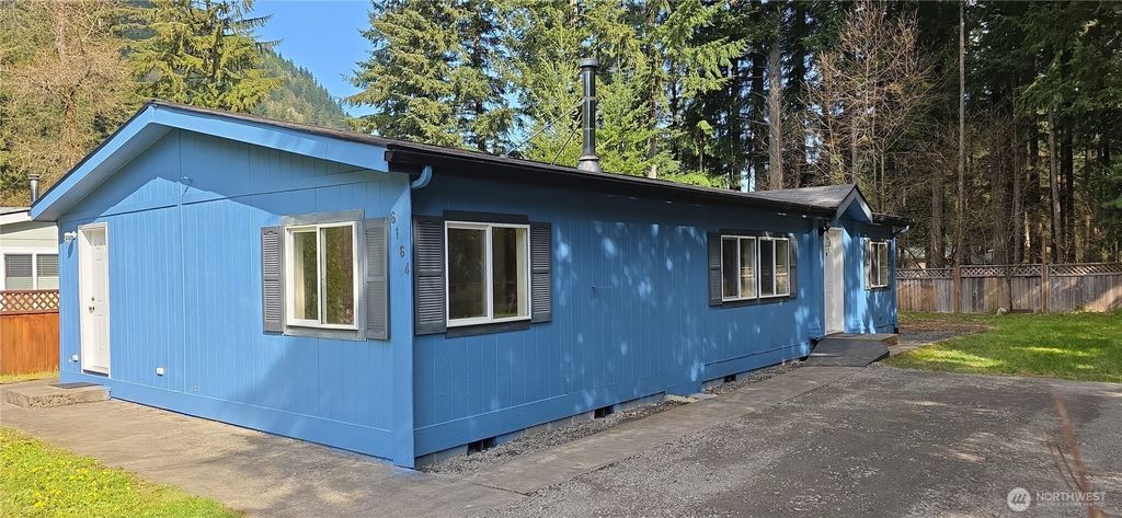 6164 Cedar Lane, Maple Falls, WA 98266