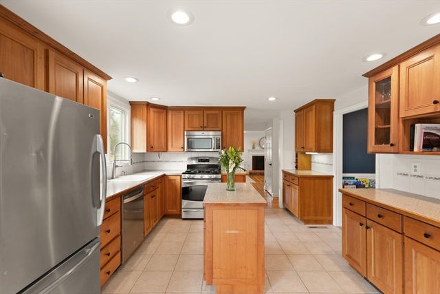 9 Meadowview, Topsfield, MA 01983