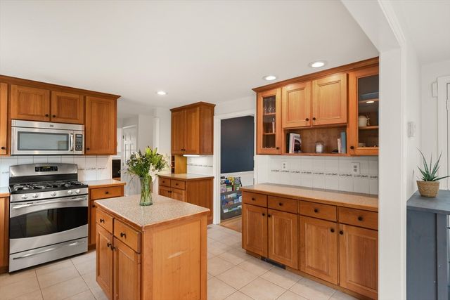 9 Meadowview, Topsfield, MA 01983