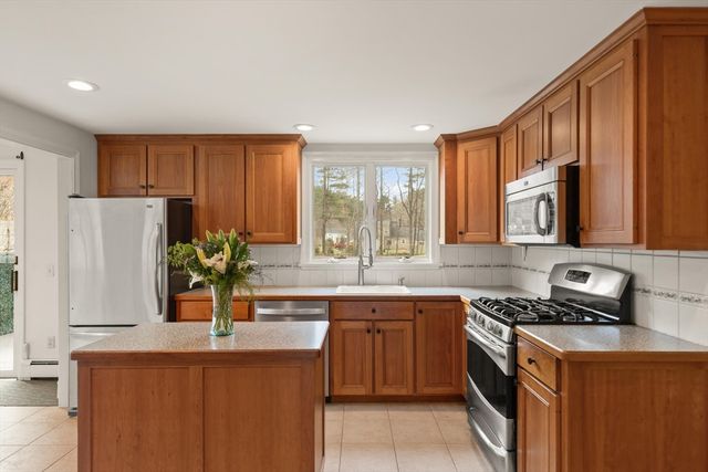 9 Meadowview, Topsfield, MA 01983