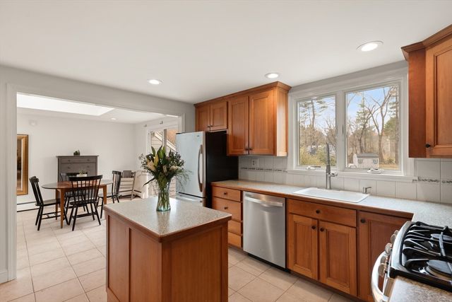 9 Meadowview, Topsfield, MA 01983