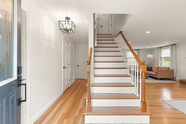 9 Meadowview, Topsfield, MA 01983