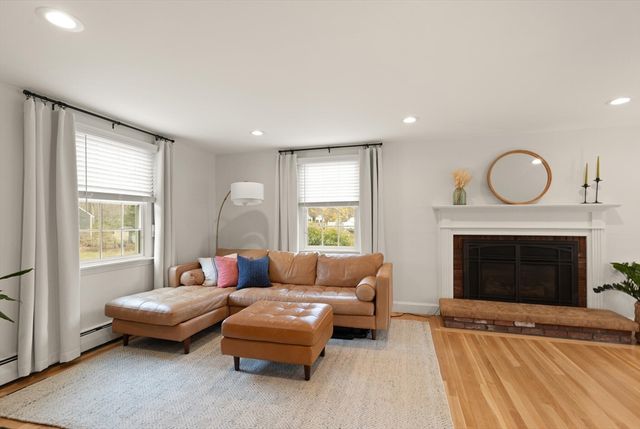 9 Meadowview, Topsfield, MA 01983