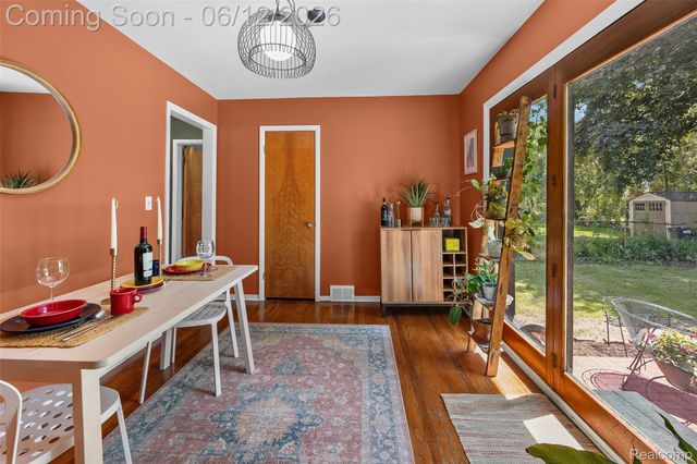10467 W 11 Mile Road, Huntington Woods, MI 48070