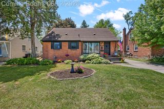 10467 W 11 Mile Road, Huntington Woods, MI 48070
