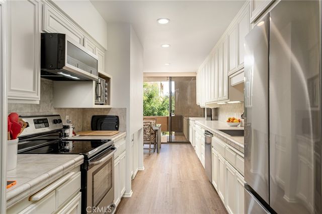 2424 E Palm Canyon 2D, Palm Springs, CA 92264