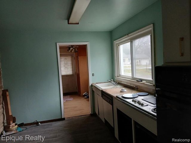1396 Potter Boulevard, Burton, MI 48509