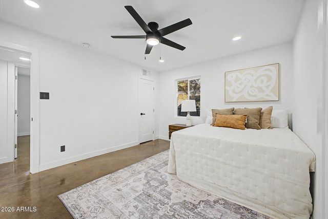 2130 W WELDON Avenue, Phoenix, AZ 85015