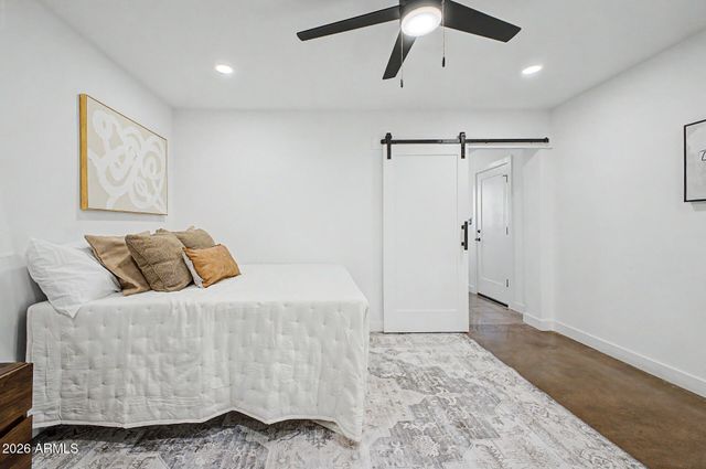 2130 W WELDON Avenue, Phoenix, AZ 85015