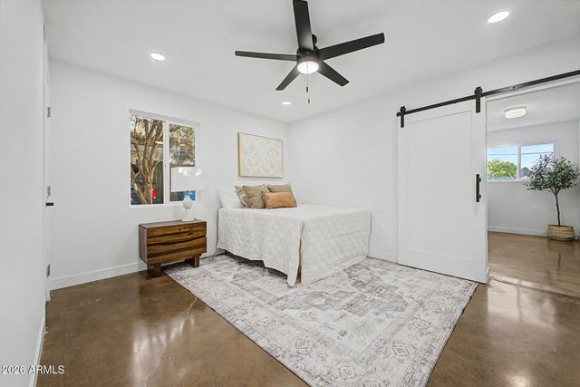 2130 W WELDON Avenue, Phoenix, AZ 85015