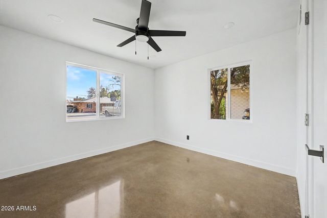 2130 W WELDON Avenue, Phoenix, AZ 85015