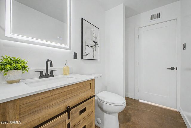 2130 W WELDON Avenue, Phoenix, AZ 85015