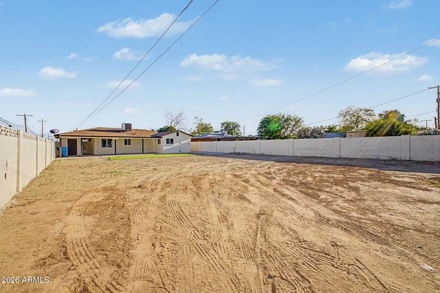 2130 W WELDON Avenue, Phoenix, AZ 85015