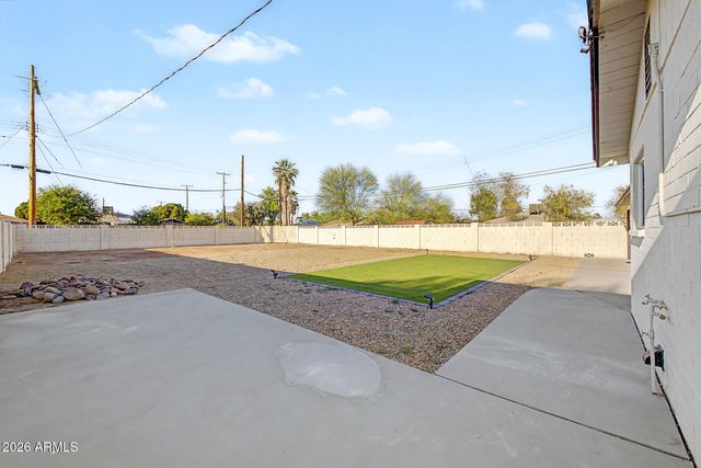 2130 W WELDON Avenue, Phoenix, AZ 85015