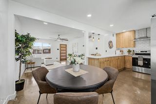 2130 W WELDON Avenue, Phoenix, AZ 85015