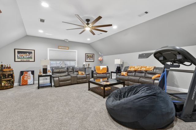 607 Southshore Pt, Mount Juliet, TN 37122
