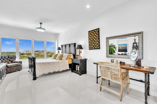 701 E Camino Real 12g, Boca Raton, FL 33432