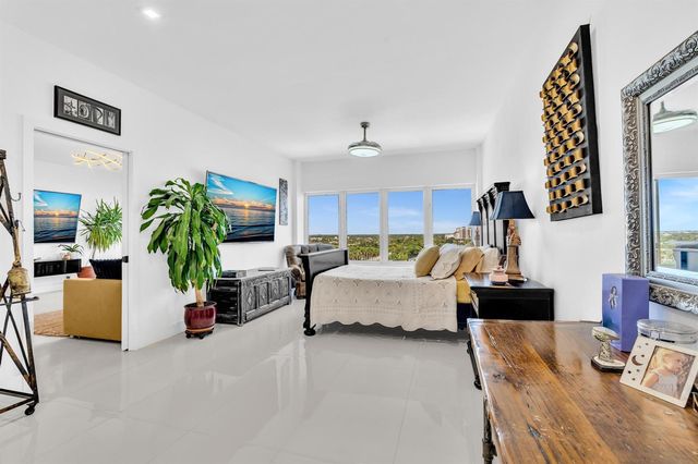 701 E Camino Real 12g, Boca Raton, FL 33432
