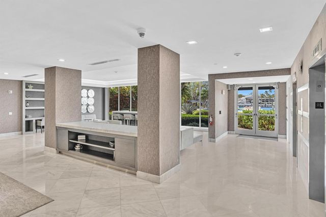 701 E Camino Real 12g, Boca Raton, FL 33432
