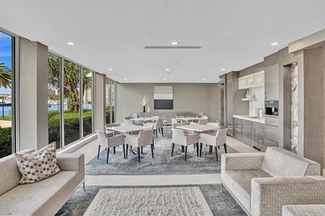 701 E Camino Real 12g, Boca Raton, FL 33432