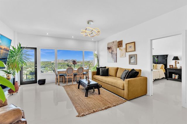 701 E Camino Real 12g, Boca Raton, FL 33432
