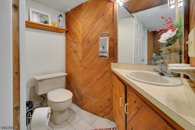 153 Forest Lake Dr, Byram Twp., NJ 07821