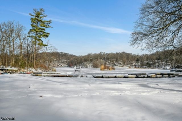 153 Forest Lake Dr, Byram Twp., NJ 07821