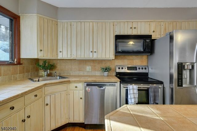 153 Forest Lake Dr, Byram Twp., NJ 07821