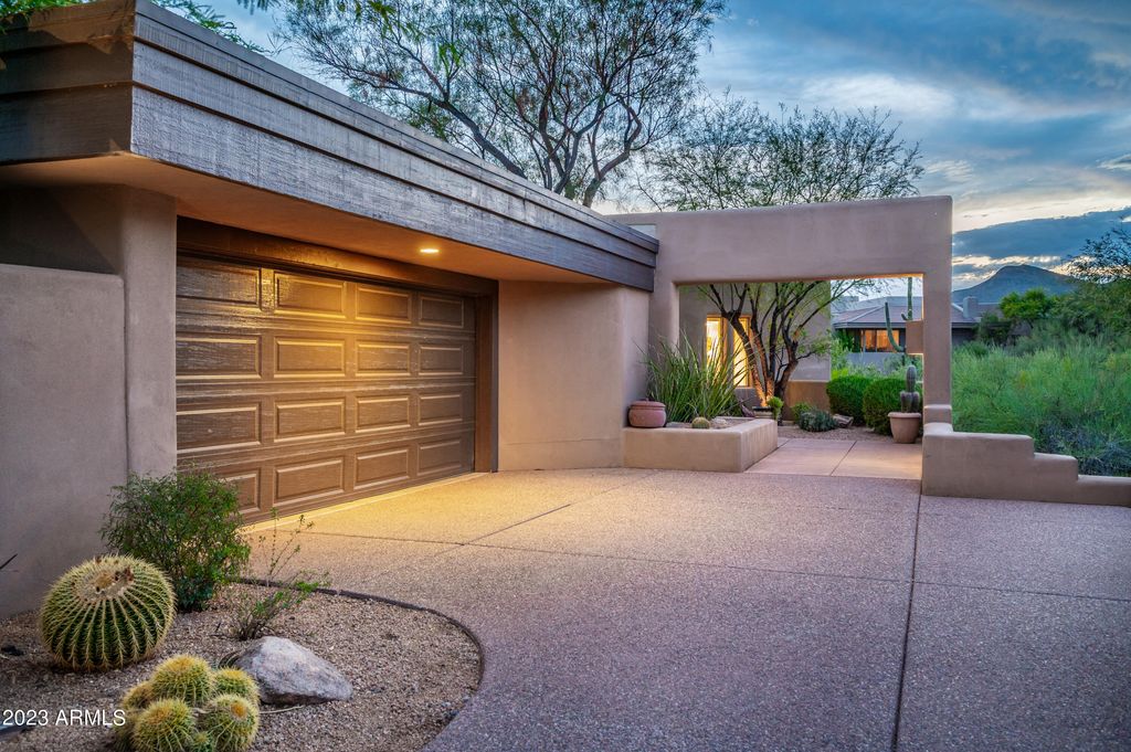 10646 E TAMARISK Way, Scottsdale, AZ 85262 — photo 4