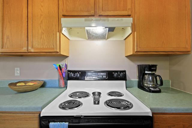 407 S ROCHEFORD ST, Sturgeon, MO 65284