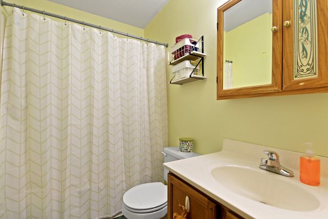 407 S ROCHEFORD ST, Sturgeon, MO 65284