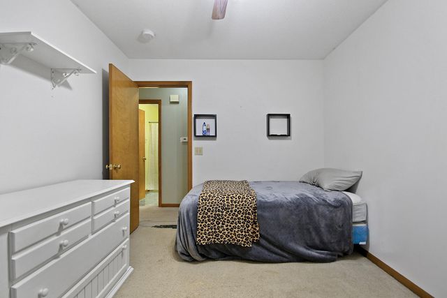 407 S ROCHEFORD ST, Sturgeon, MO 65284