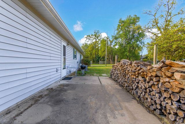 407 S ROCHEFORD ST, Sturgeon, MO 65284