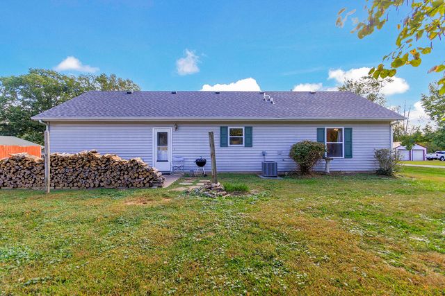 407 S ROCHEFORD ST, Sturgeon, MO 65284