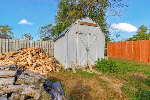 407 S ROCHEFORD ST, Sturgeon, MO 65284