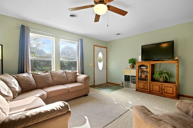 407 S ROCHEFORD ST, Sturgeon, MO 65284