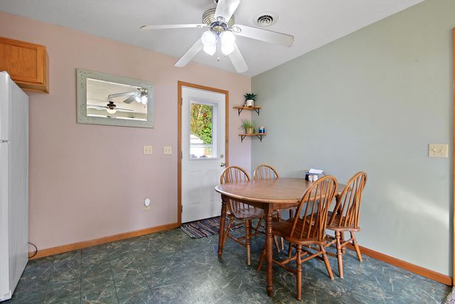 407 S ROCHEFORD ST, Sturgeon, MO 65284