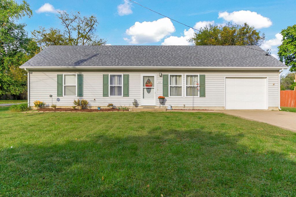 407 S ROCHEFORD ST, Sturgeon, MO 65284