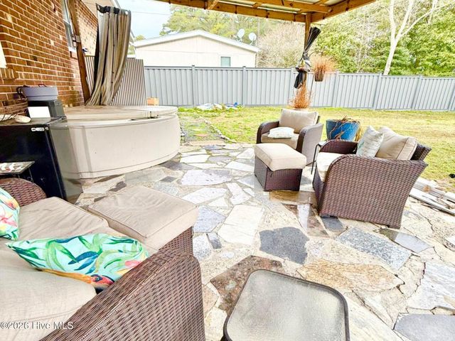 8451 Nc-306 S, Arapahoe, NC 28510