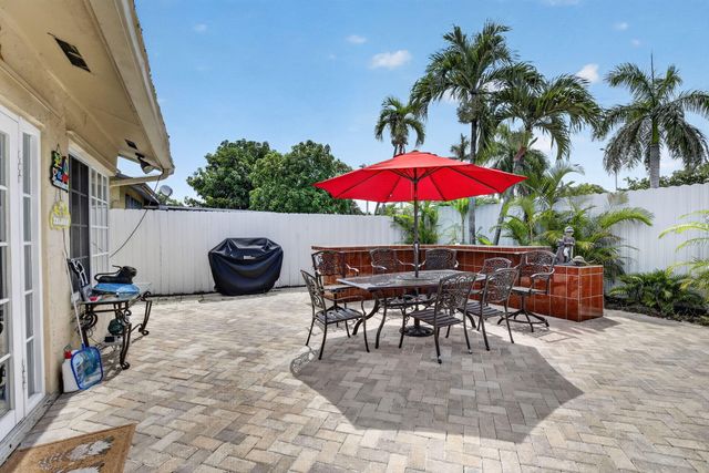 910 NE 205TH Street, Miami, FL 33179
