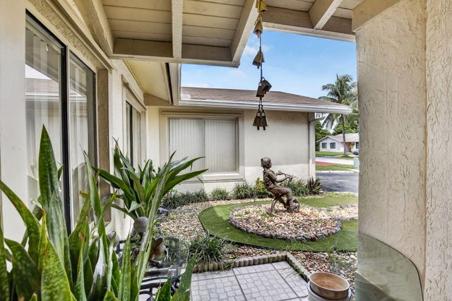910 NE 205TH Street, Miami, FL 33179