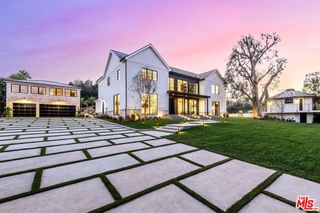 18762 Wells Drive, Tarzana, CA 91356