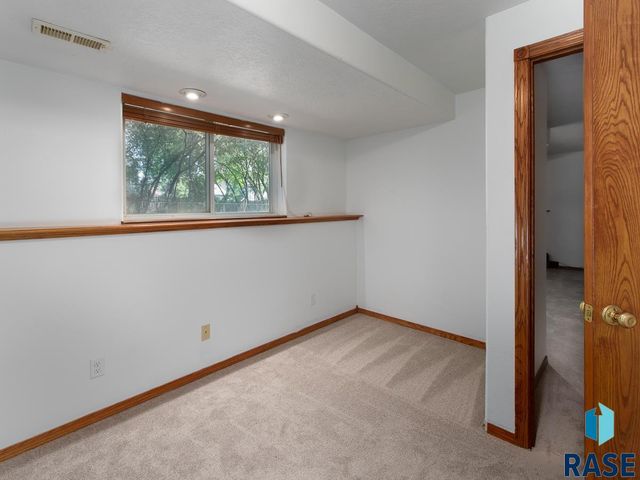 904 E Maywood St Street, Brandon, SD 57005