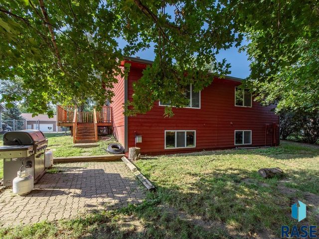 904 E Maywood St Street, Brandon, SD 57005